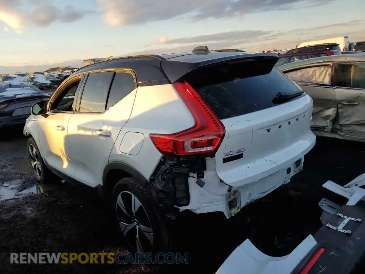 2 Photograph of a damaged car YV4ED3UR0M2576652 VOLVO XC40 2021