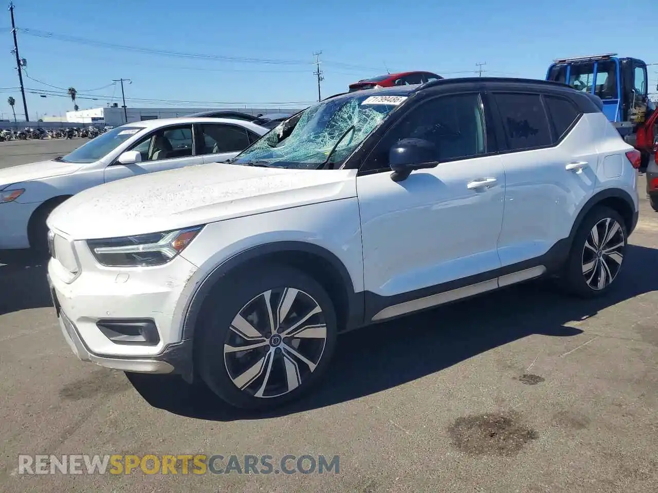 1 Photograph of a damaged car YV4ED3UR1M2522387 VOLVO XC40 2021