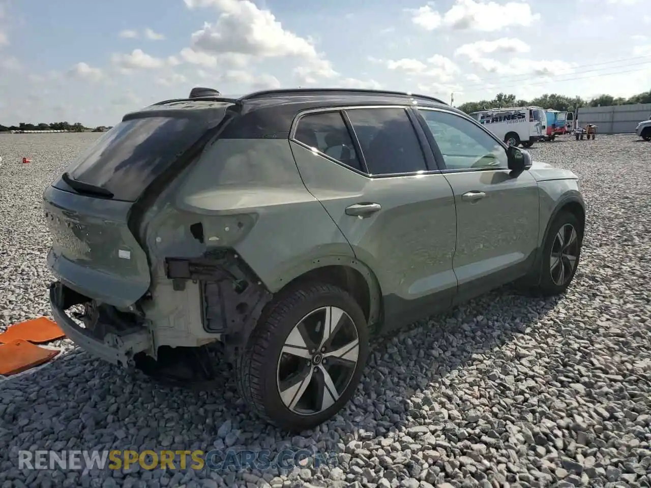 3 Photograph of a damaged car YV4ED3UR1M2525483 VOLVO XC40 2021