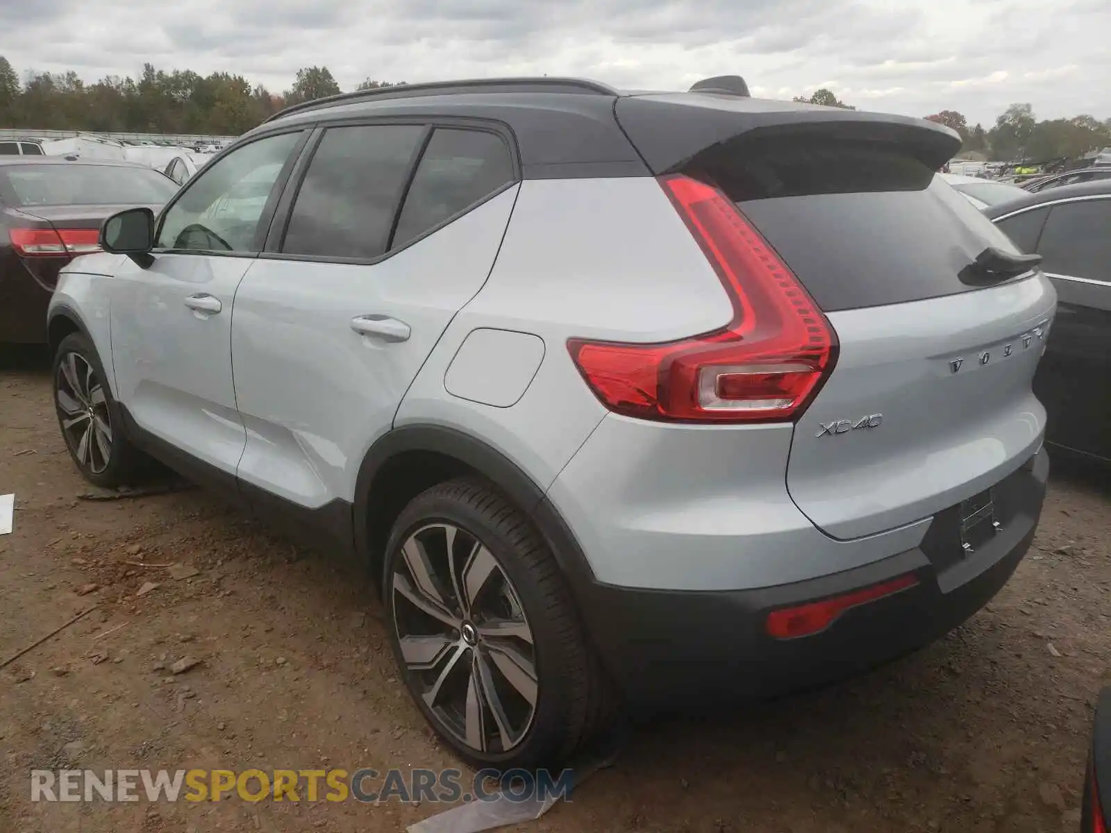 3 fotografías del automóvil dañado YV4ED3UR4M2440900 VOLVO XC40 2021