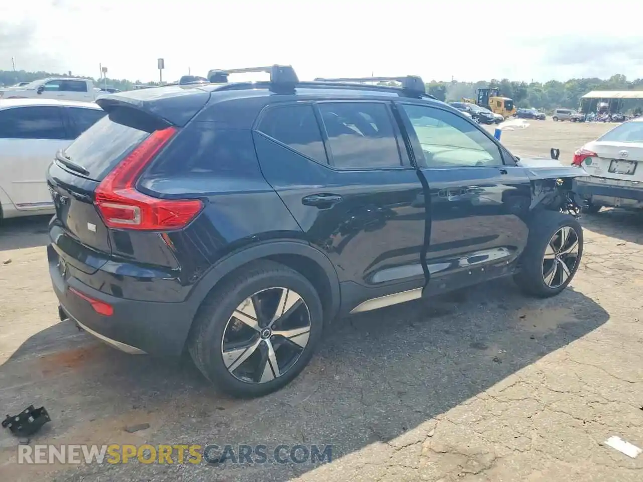 3 Photograph of a damaged car YV4ED3UR4M2541631 VOLVO XC40 2021