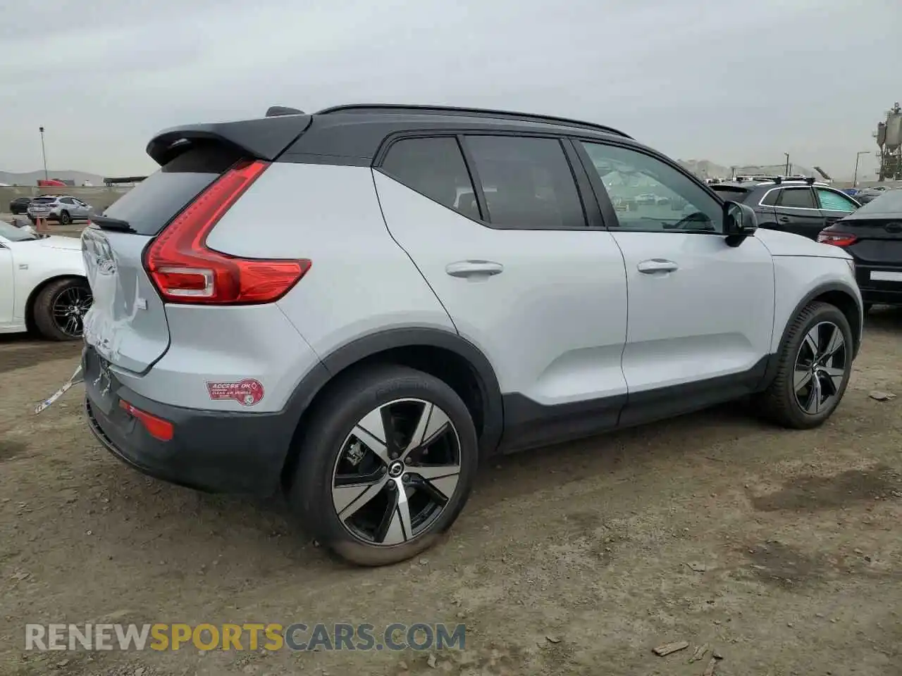 3 Photograph of a damaged car YV4ED3UR4M2548644 VOLVO XC40 2021