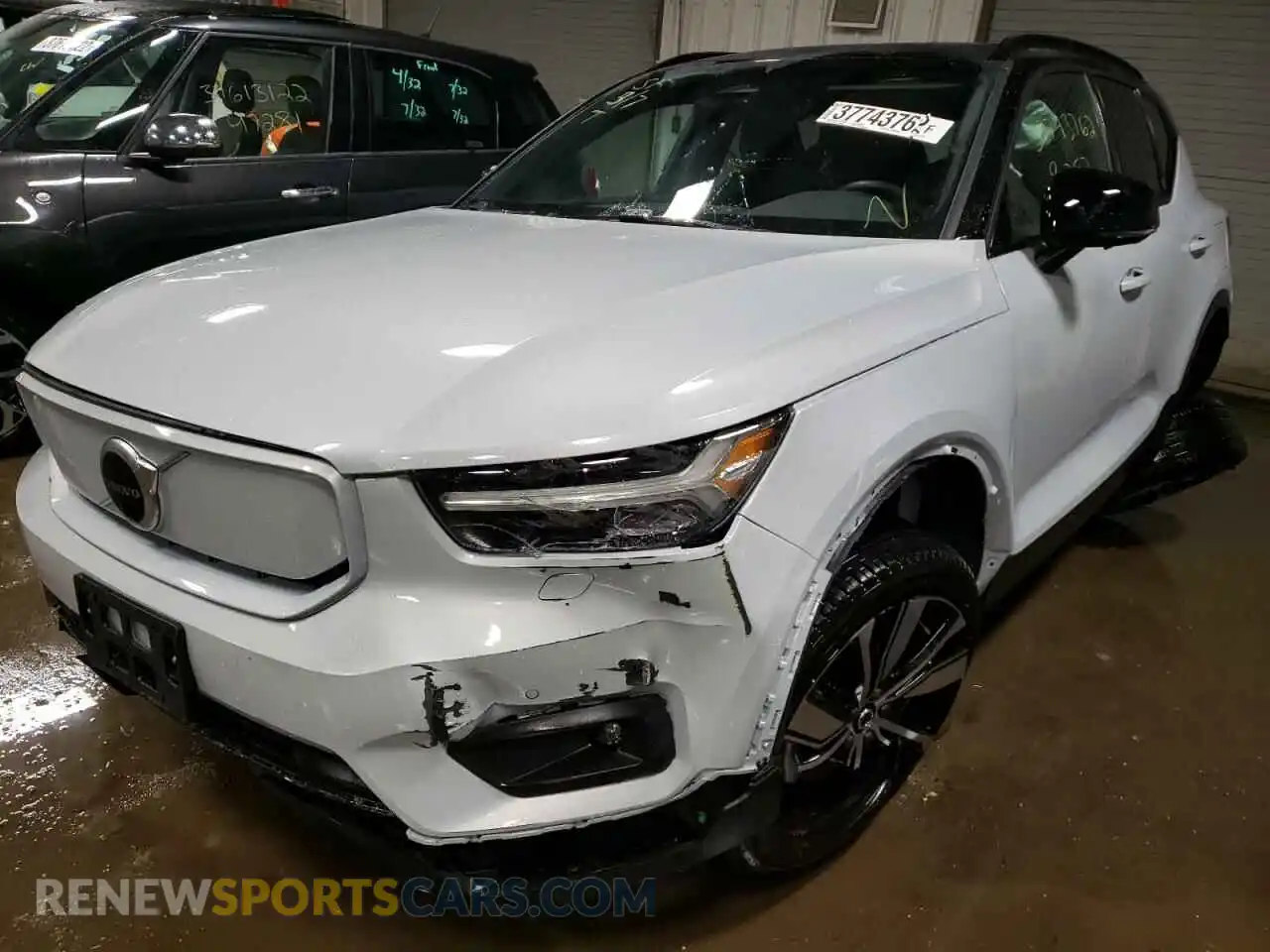 2 fotografías del automóvil dañado YV4ED3UR4M2588979 VOLVO XC40 2021