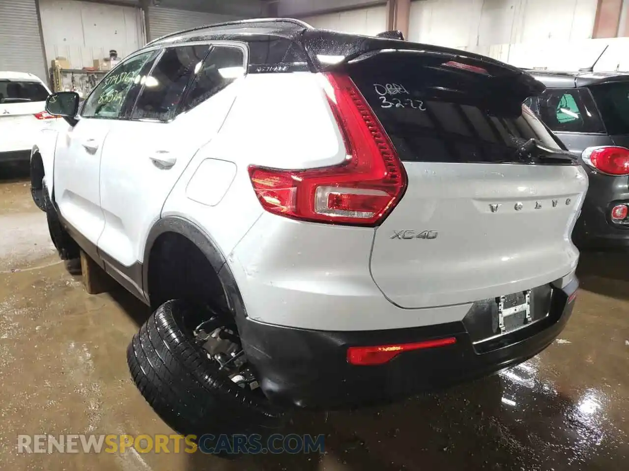 3 fotografías del automóvil dañado YV4ED3UR4M2588979 VOLVO XC40 2021