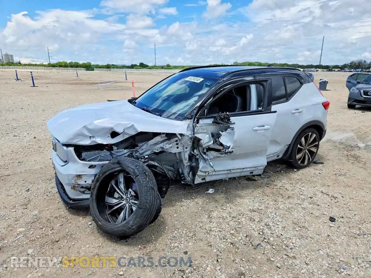 1 fotografías del automóvil dañado YV4ED3UR5M2462260 VOLVO XC40 2021