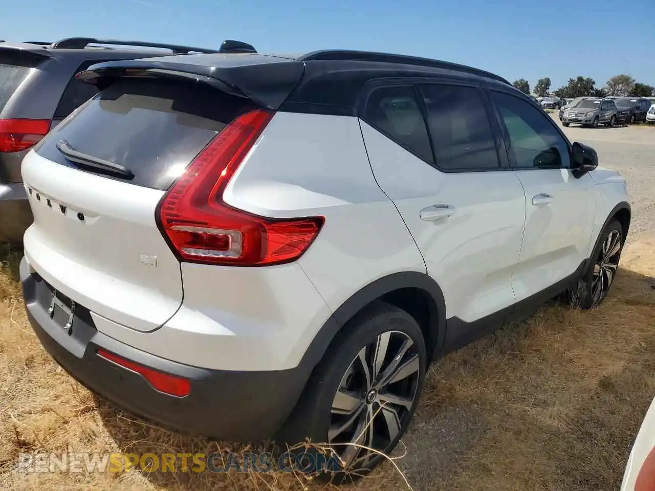 3 Фотография поврежденного автомобиля YV4ED3UR5M2583953 VOLVO XC40 2021