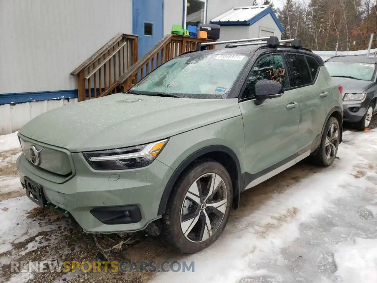 2 Photograph of a damaged car YV4ED3UR6M2553697 VOLVO XC40 2021