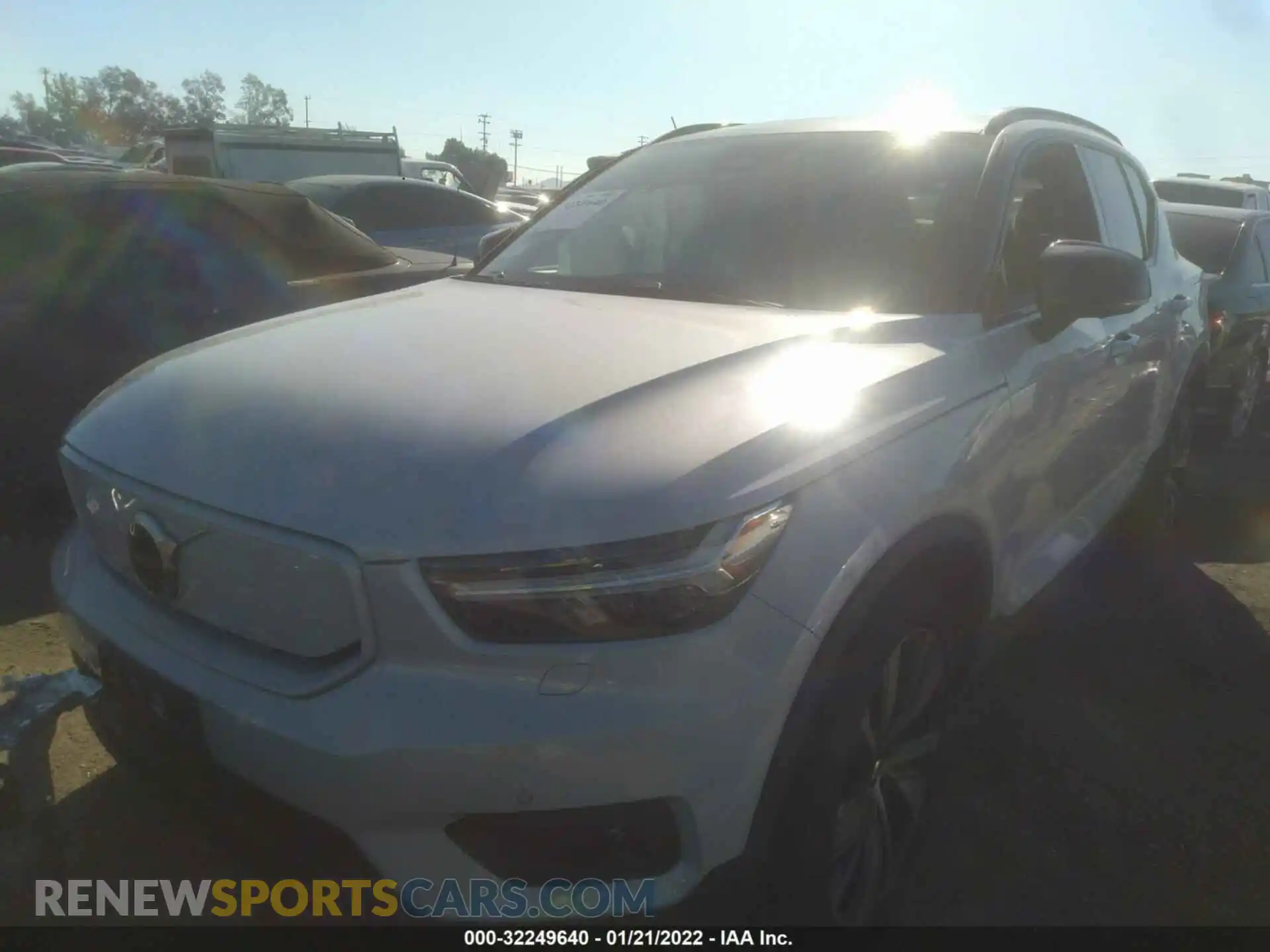 1 Photograph of a damaged car YV4ED3UR6M2560441 VOLVO XC40 2021