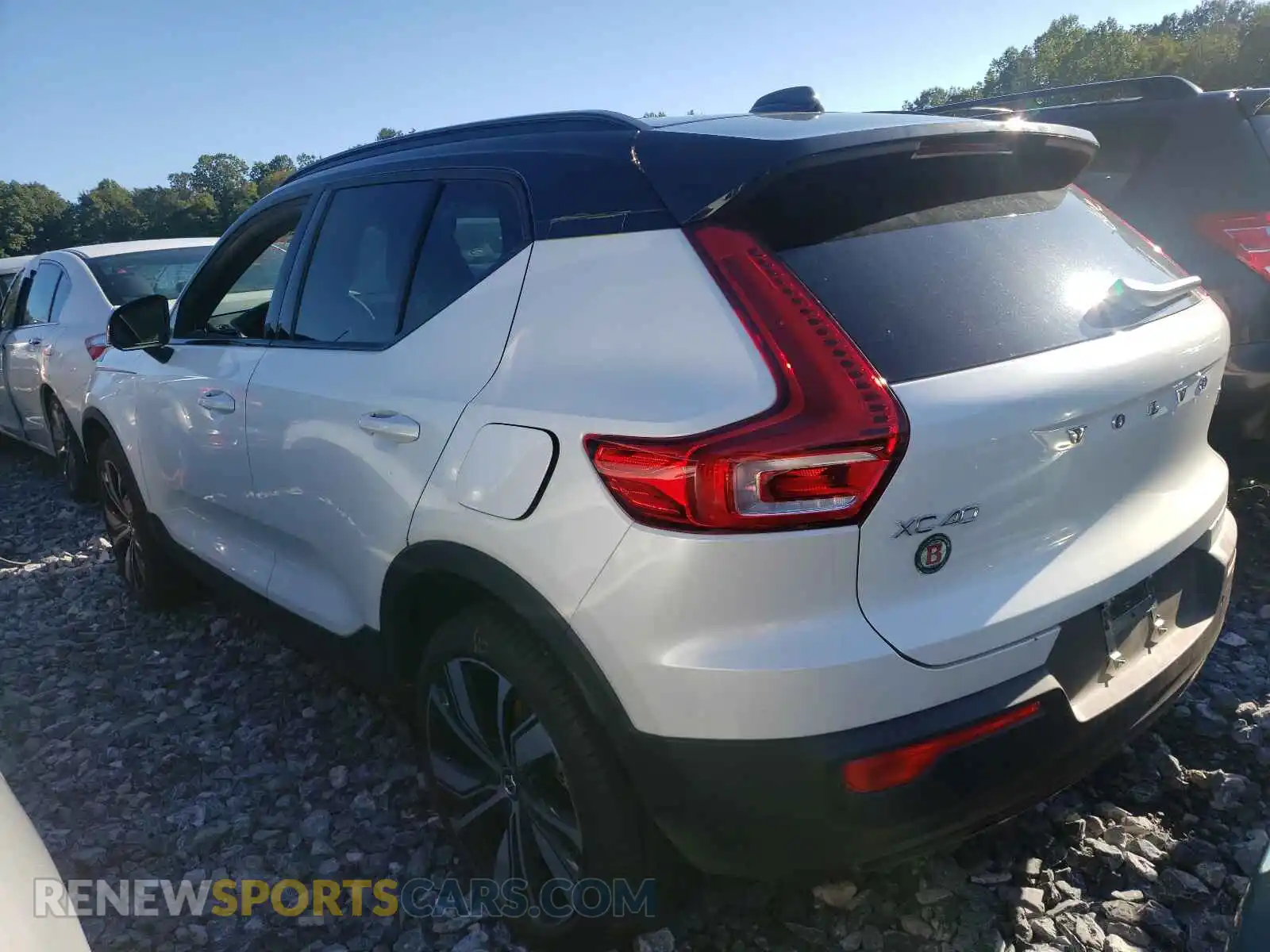 3 fotografías del automóvil dañado YV4ED3UR7M2538481 VOLVO XC40 2021
