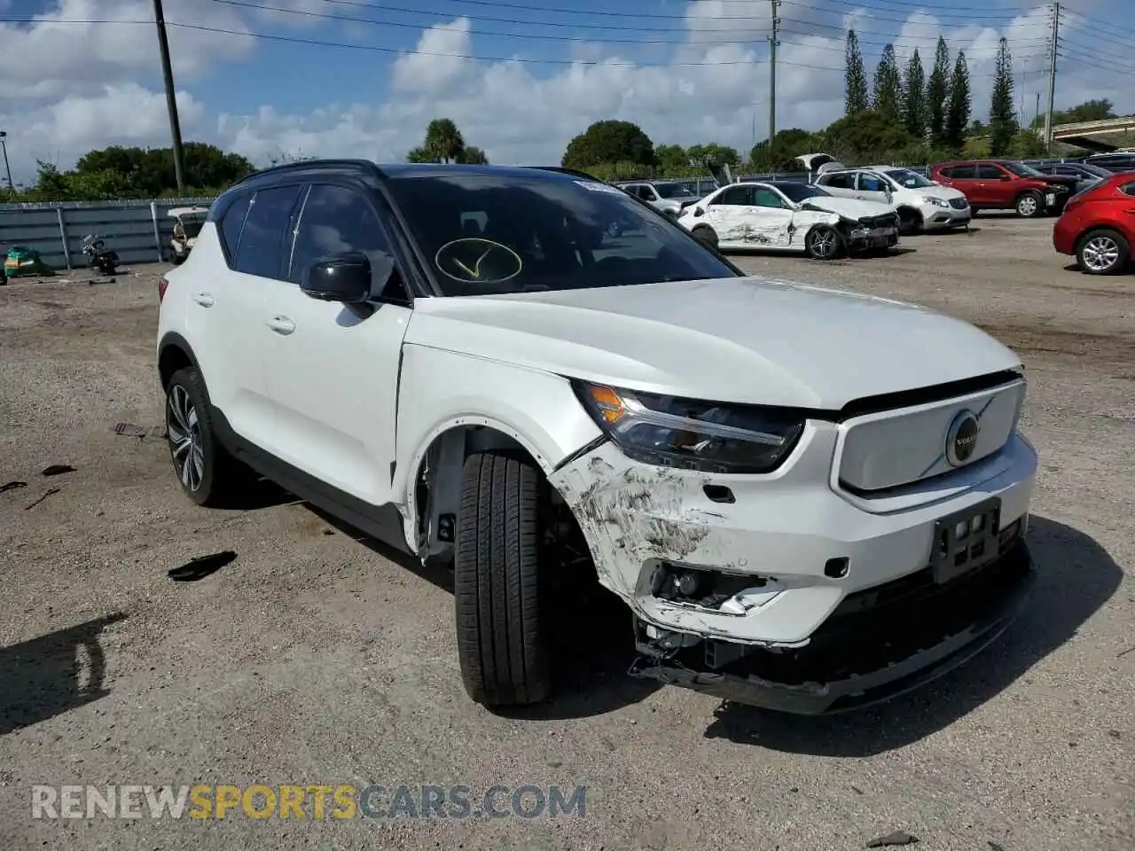 1 Photograph of a damaged car YV4ED3UR8M2528901 VOLVO XC40 2021