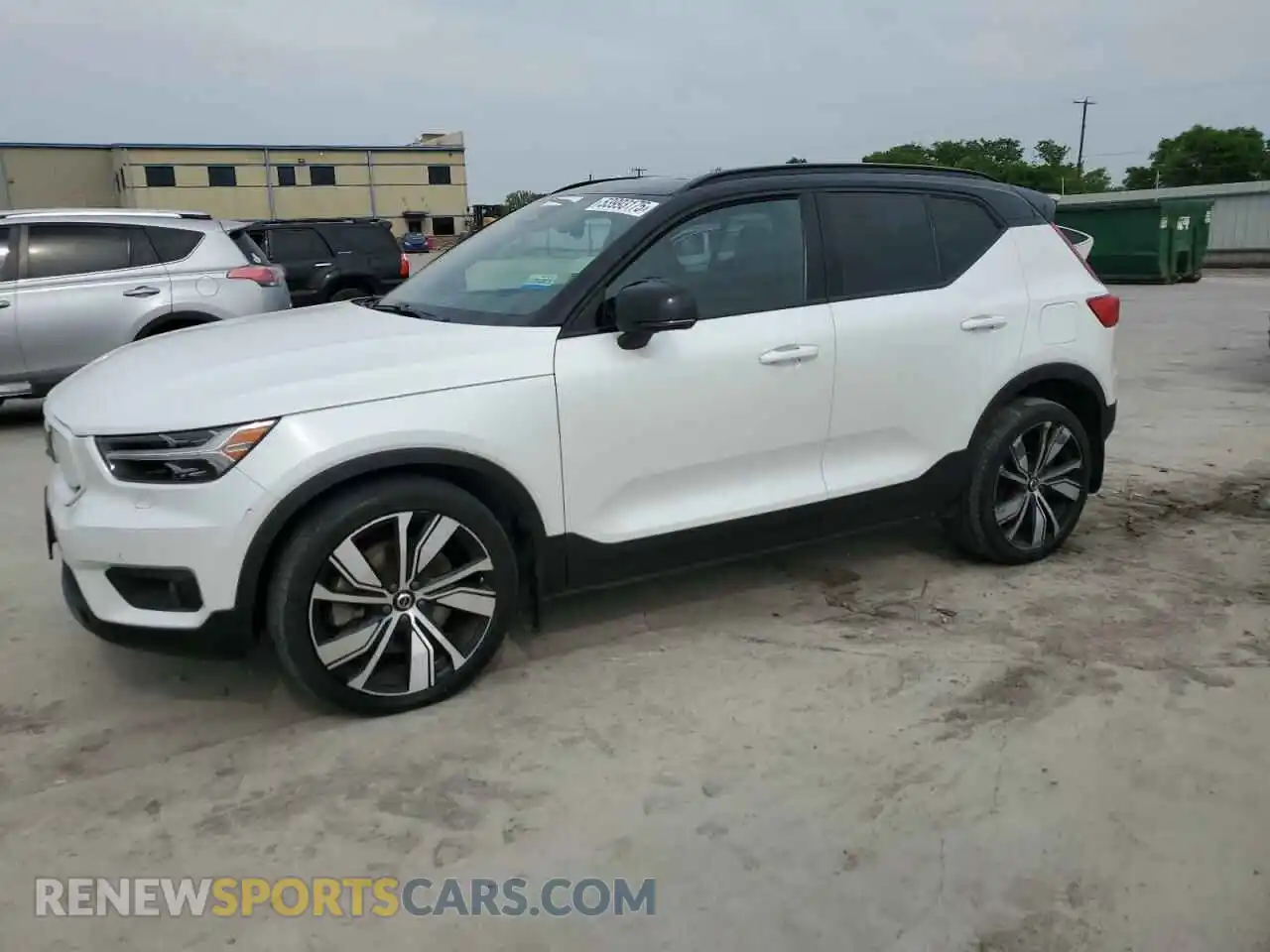 1 Photograph of a damaged car YV4ED3UR8M2611762 VOLVO XC40 2021