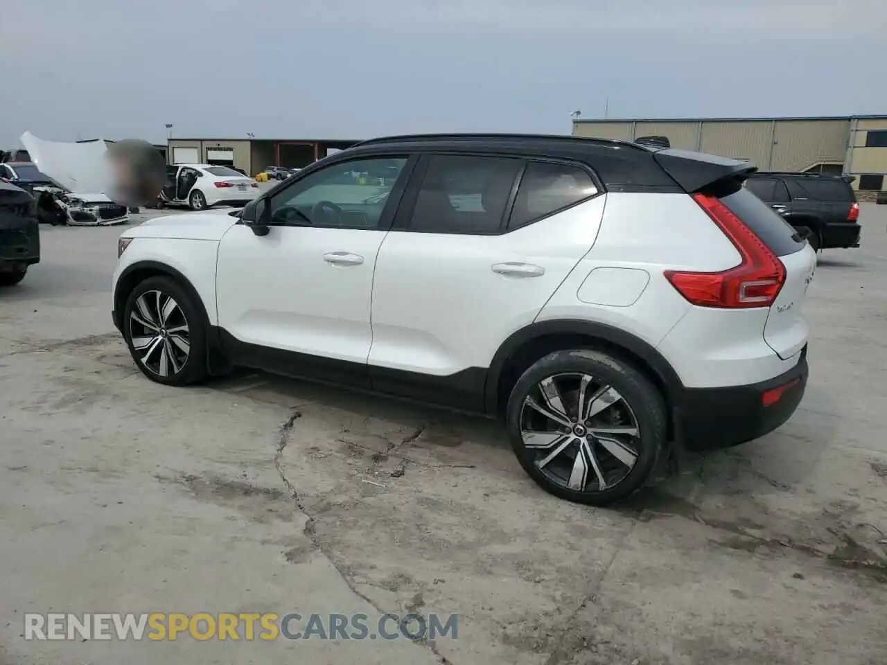 2 Photograph of a damaged car YV4ED3UR8M2611762 VOLVO XC40 2021