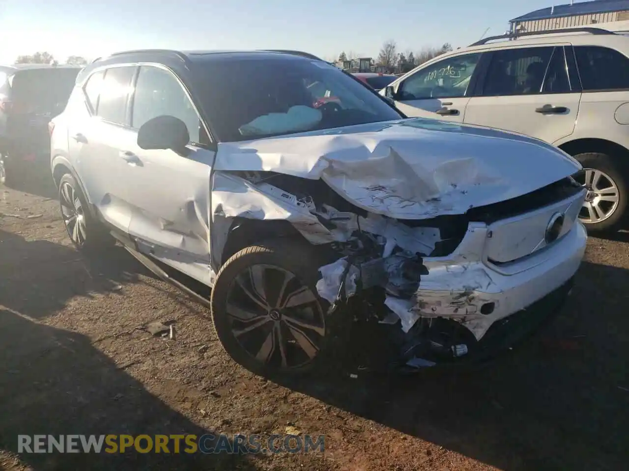 1 Photograph of a damaged car YV4ED3UR9M2528292 VOLVO XC40 2021