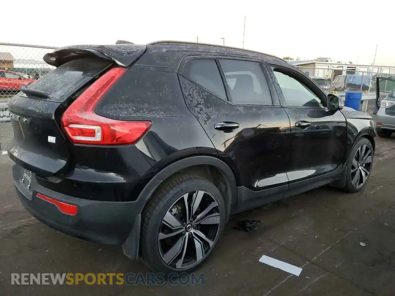 3 fotografías del automóvil dañado YV4ED3UR9M2561647 VOLVO XC40 2021