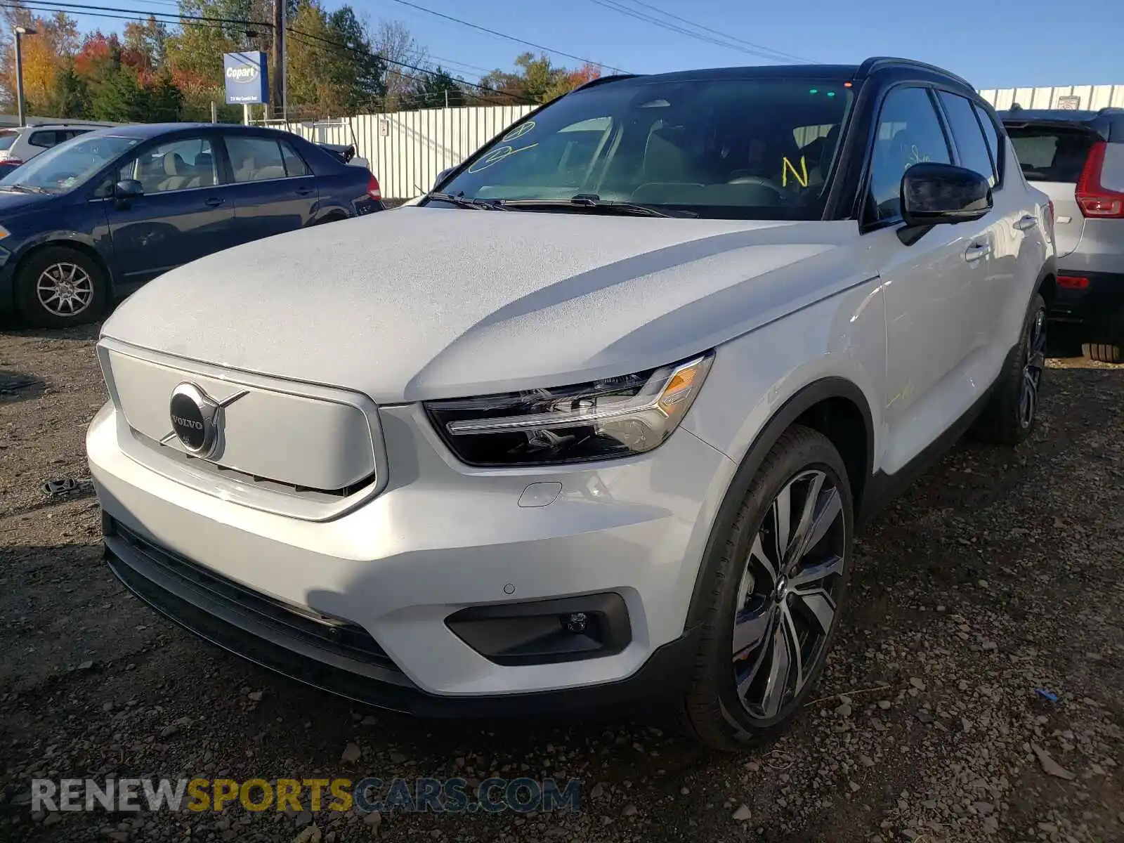 2 fotografías del automóvil dañado YV4ED3URXM2439430 VOLVO XC40 2021