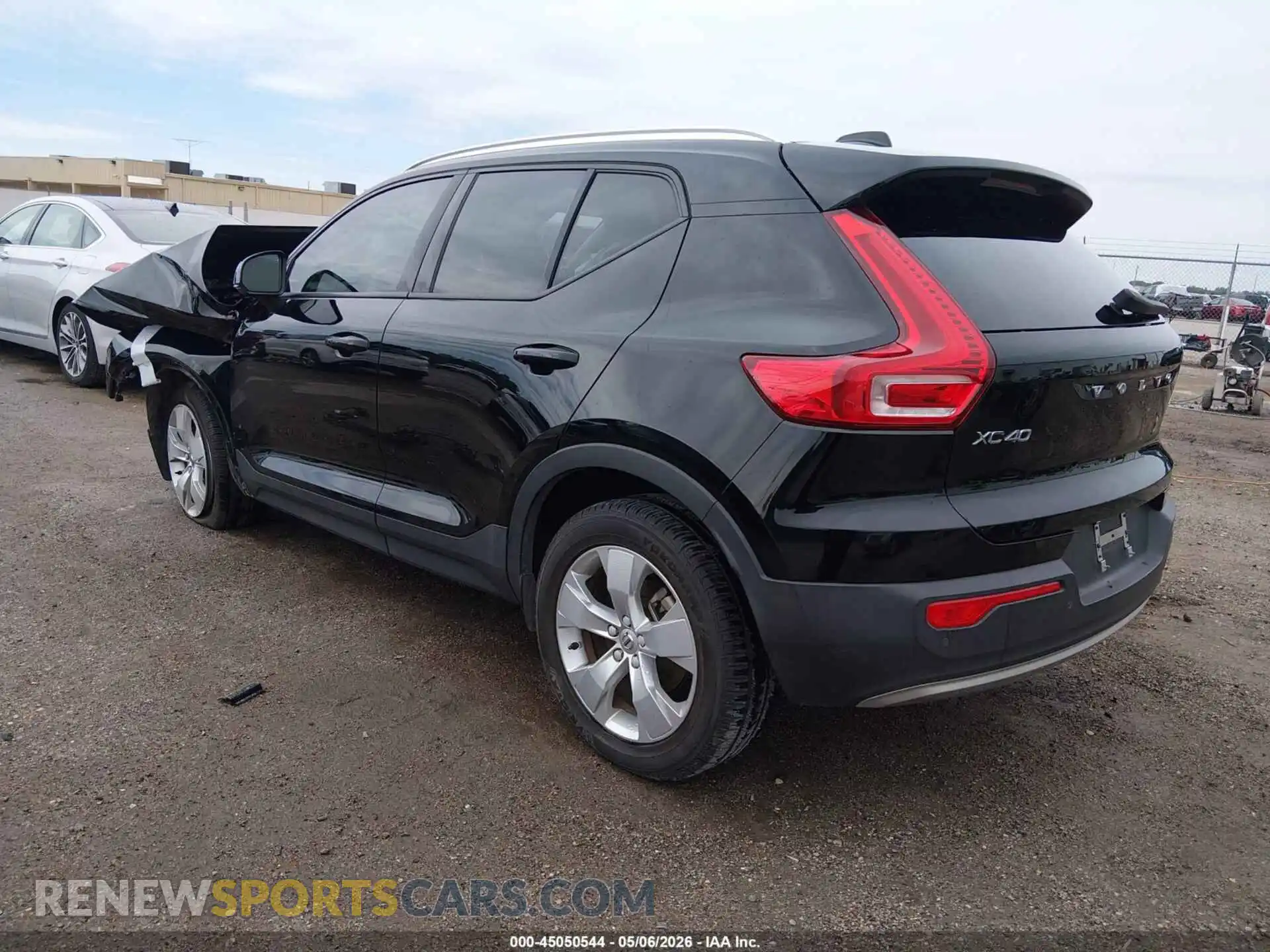 3 Photograph of a damaged car YV4AC2HK3N2772109 VOLVO XC40 2022