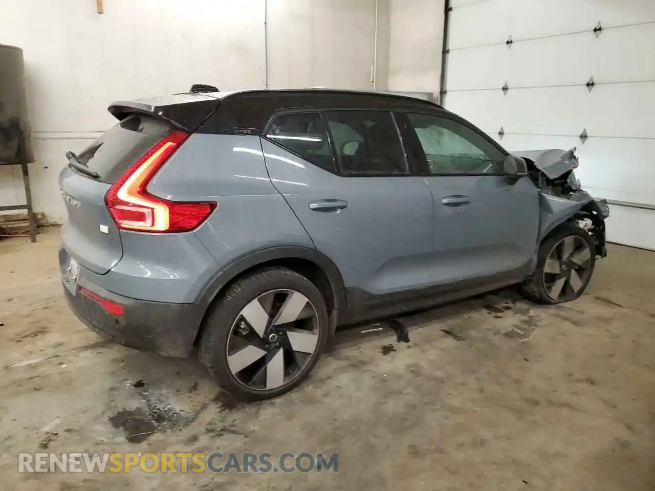 3 Photograph of a damaged car YV4ED3UM1P2029494 VOLVO XC40 2023