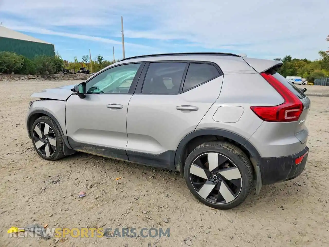 2 Photograph of a damaged car YV4ED3UM2P2931135 VOLVO XC40 2023