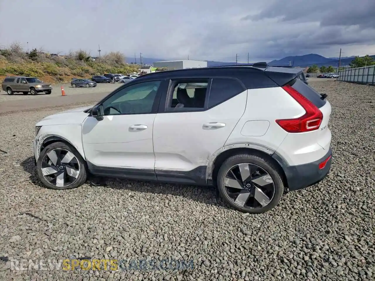 2 Photograph of a damaged car YV4ED3UM6P2082188 VOLVO XC40 2023