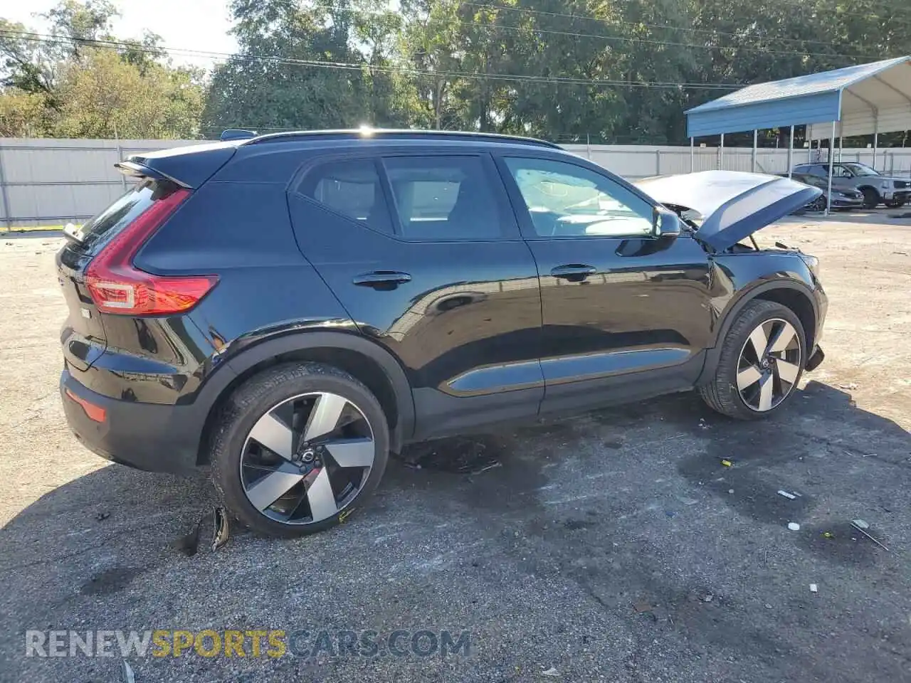3 Photograph of a damaged car YV4ED3UMXP2086096 VOLVO XC40 2023