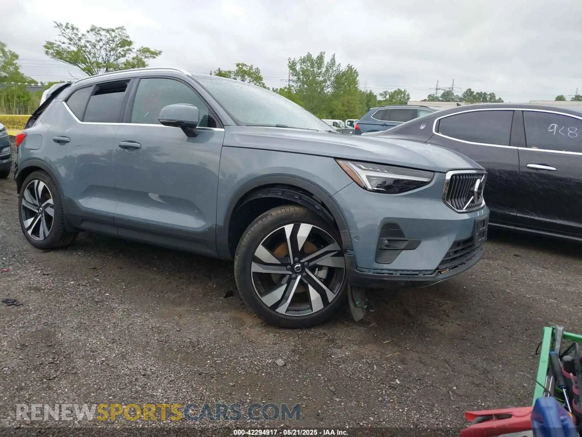 1 Photograph of a damaged car YV4L12UAXP2025895 VOLVO XC40 2023