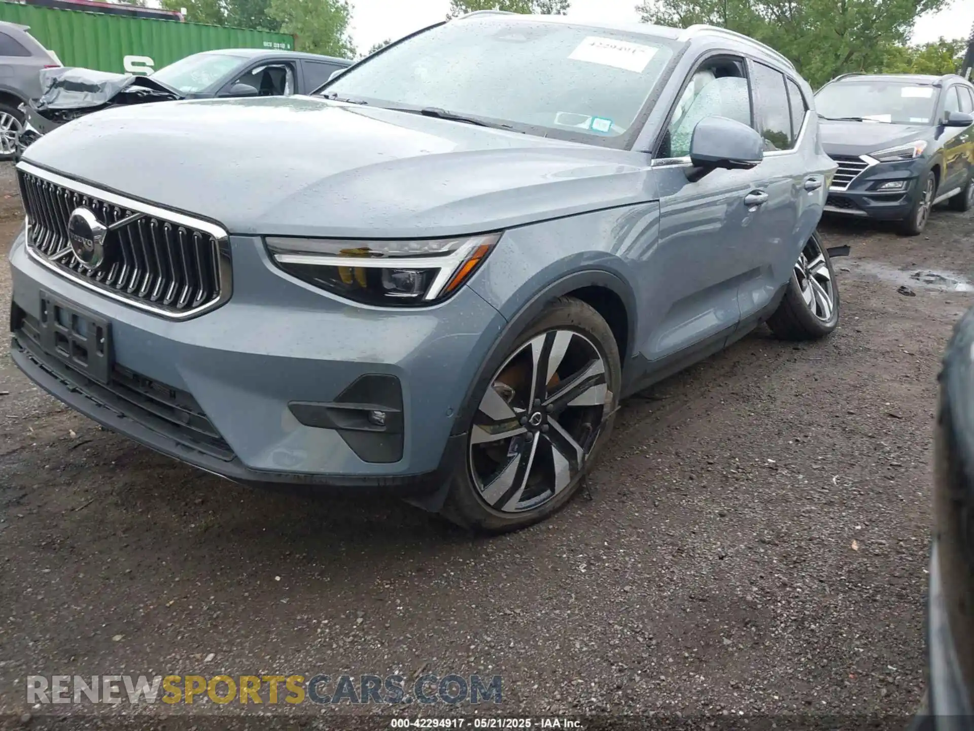 2 Photograph of a damaged car YV4L12UAXP2025895 VOLVO XC40 2023