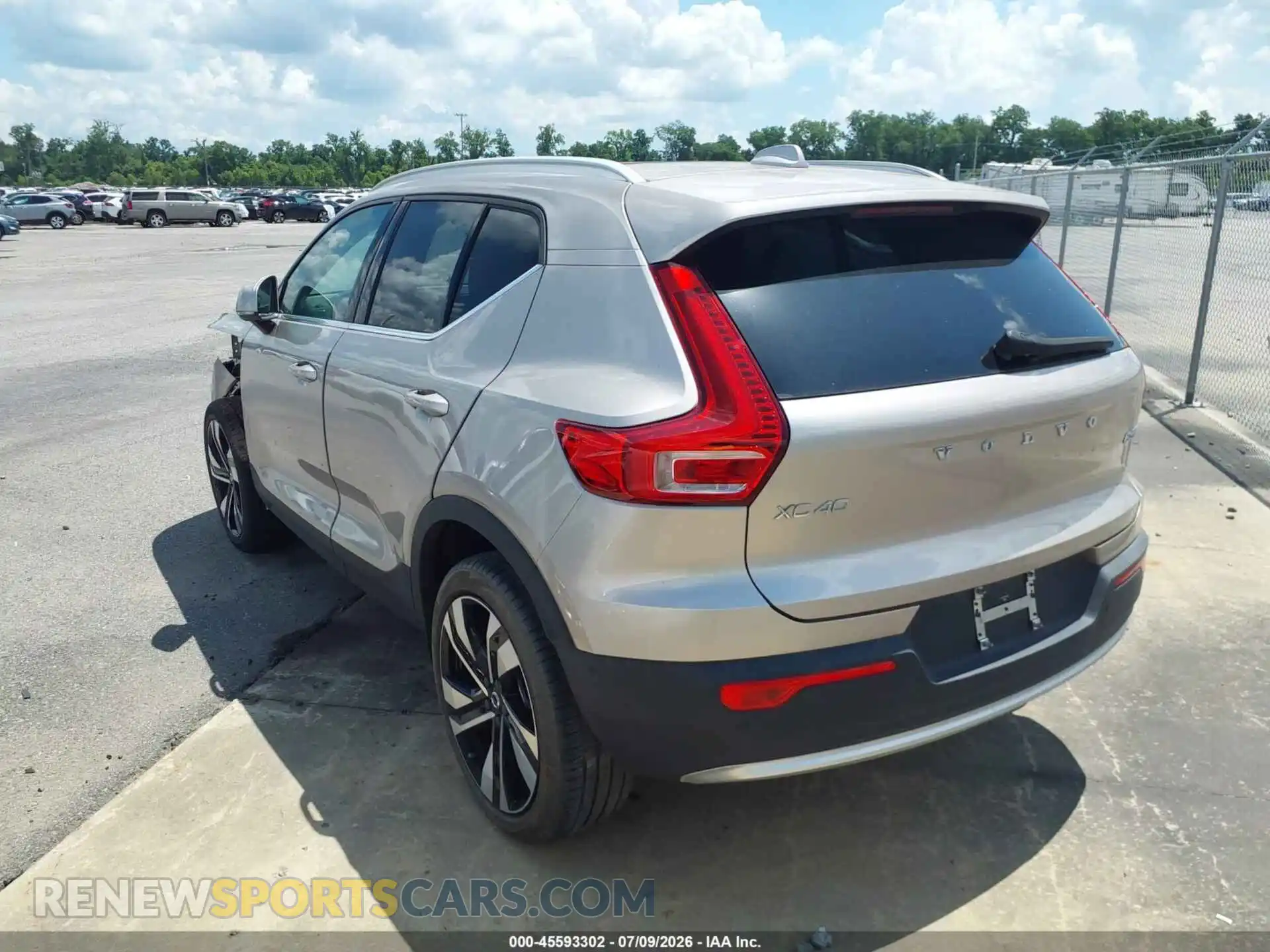 3 Photograph of a damaged car YV4L12UE1P2049974 VOLVO XC40 2023