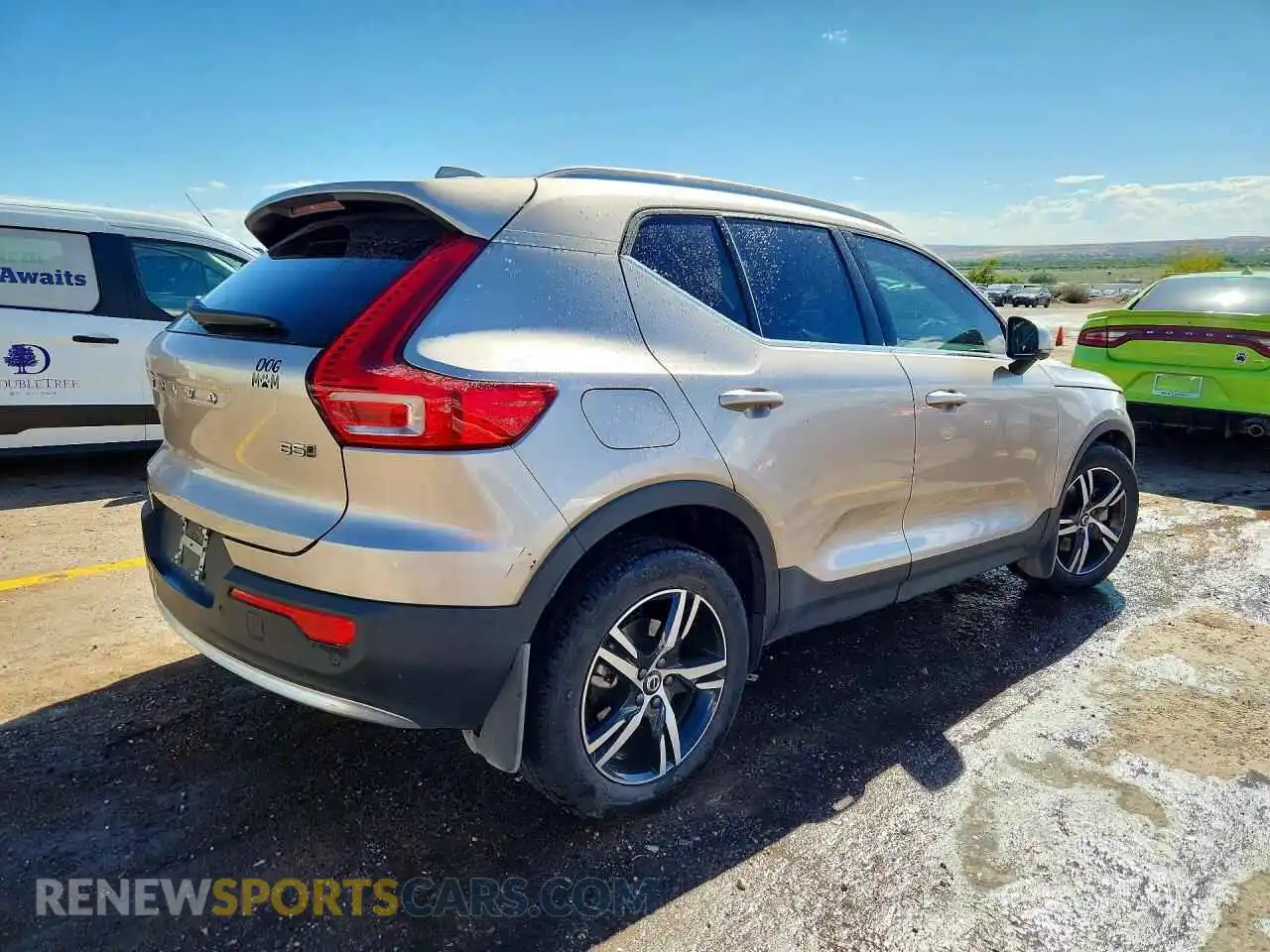 3 Photograph of a damaged car YV4L12UE4P2949672 VOLVO XC40 2023