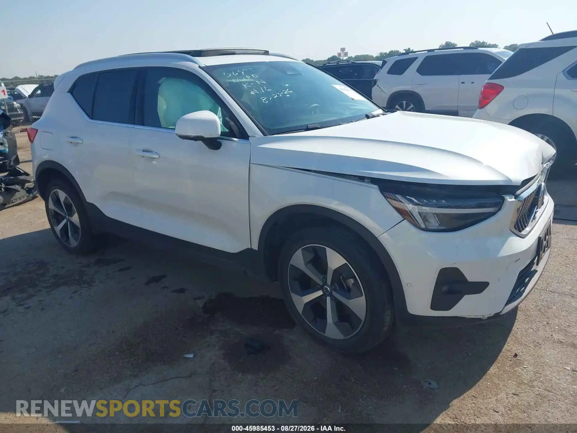 1 Photograph of a damaged car YV4L12UN0P2931055 VOLVO XC40 2023