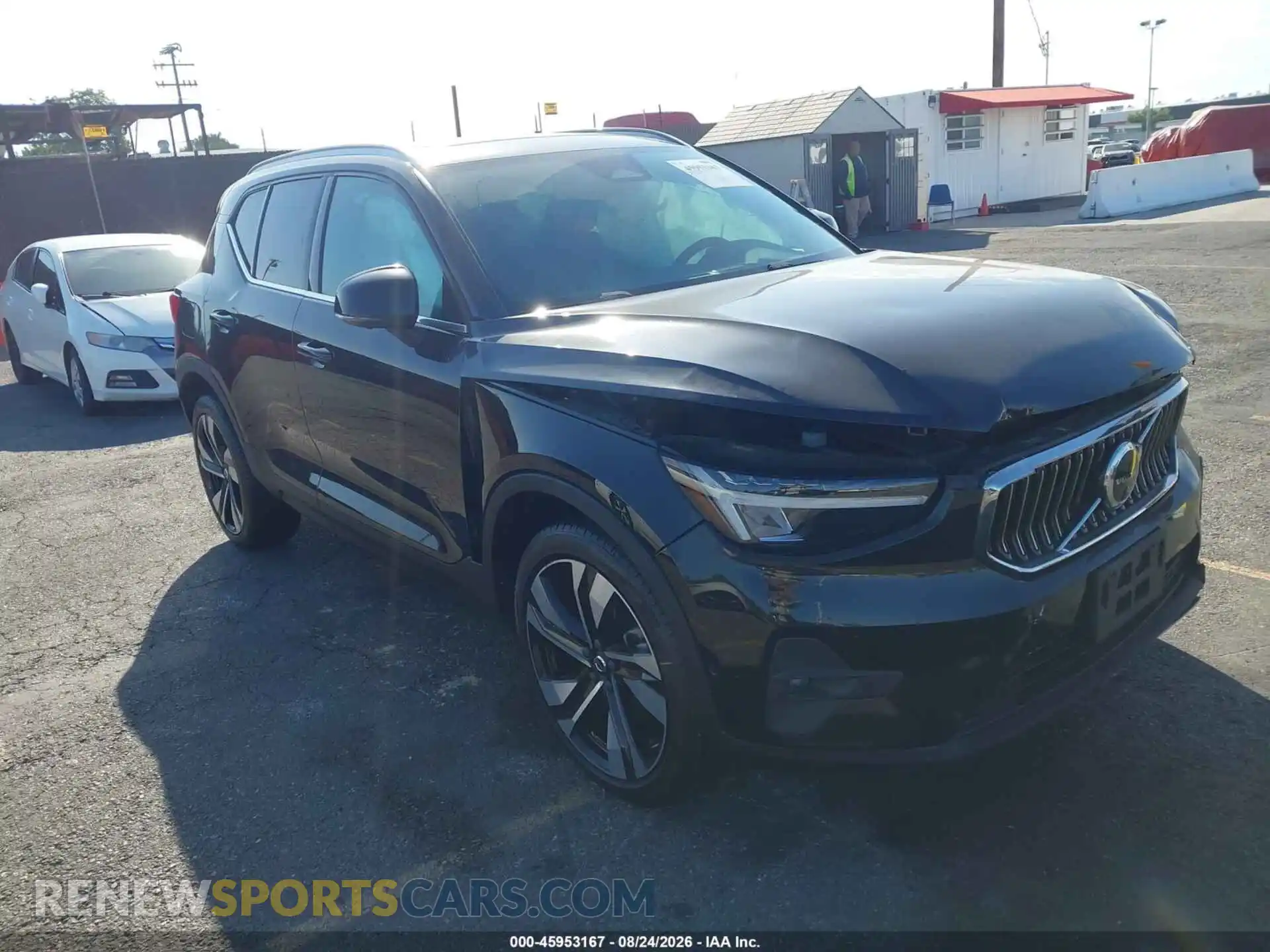 1 Photograph of a damaged car YV4L12UN0P2938975 VOLVO XC40 2023