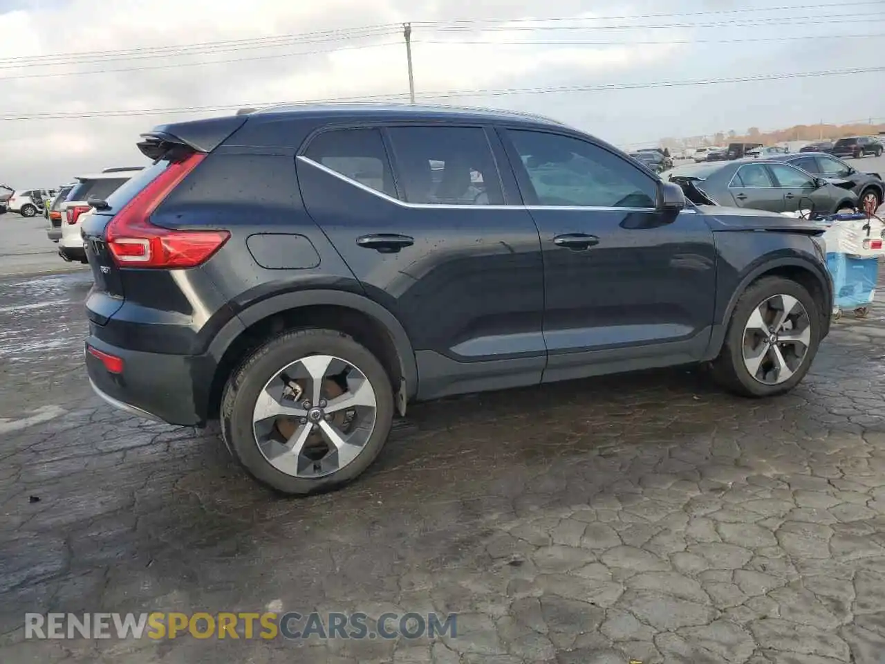 3 Photograph of a damaged car YV4L12UN1P2913003 VOLVO XC40 2023