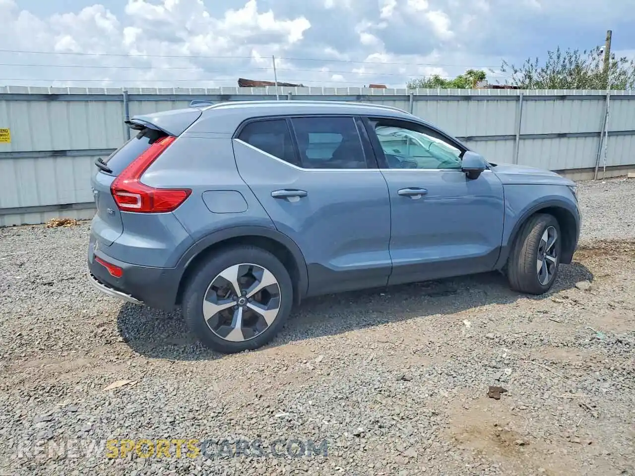 3 fotografías del automóvil dañado YV4L12UN5P2993583 VOLVO XC40 2023