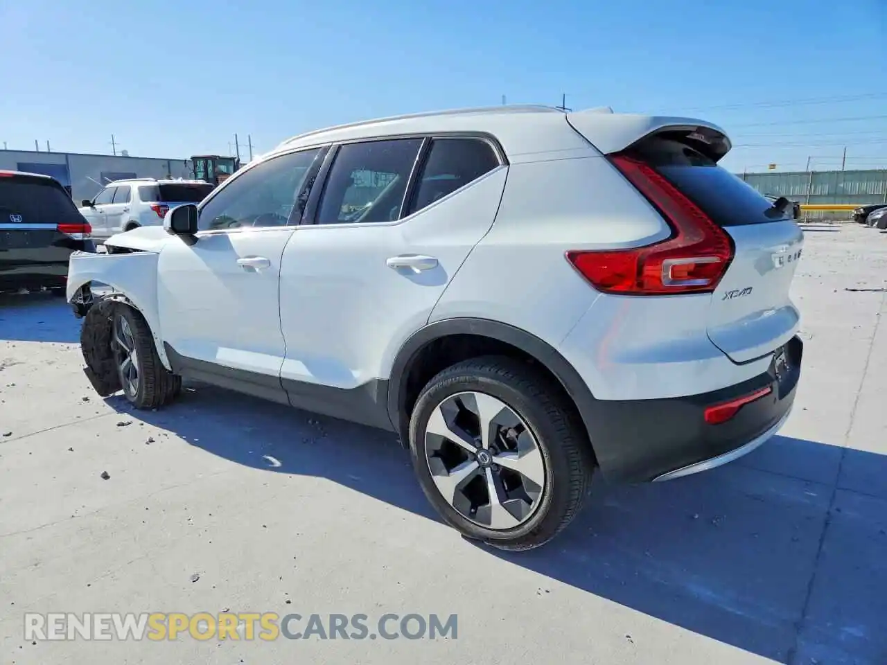 2 Photograph of a damaged car YV4L12UN6P2931058 VOLVO XC40 2023