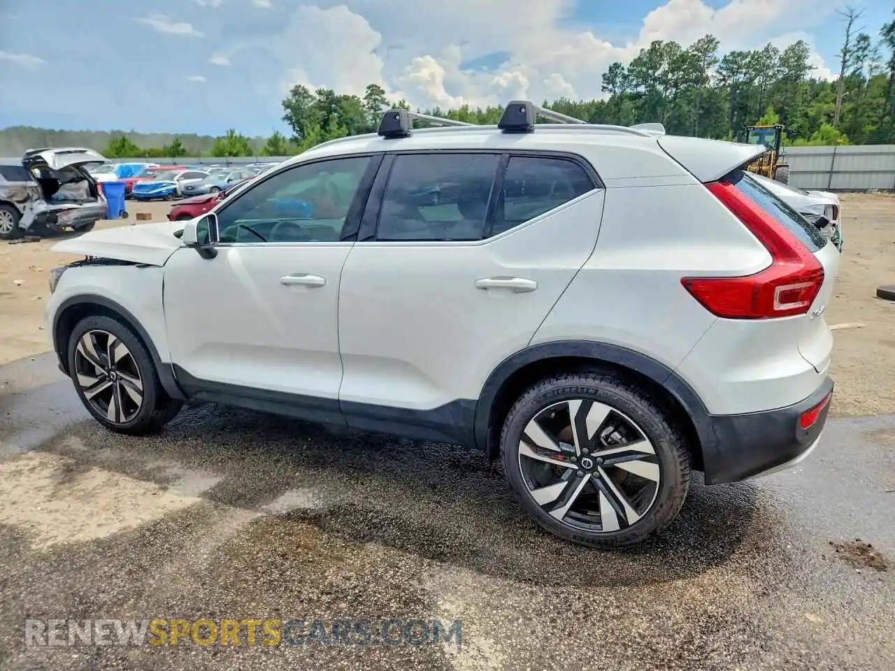 2 Photograph of a damaged car YV4L12UN6P2954629 VOLVO XC40 2023