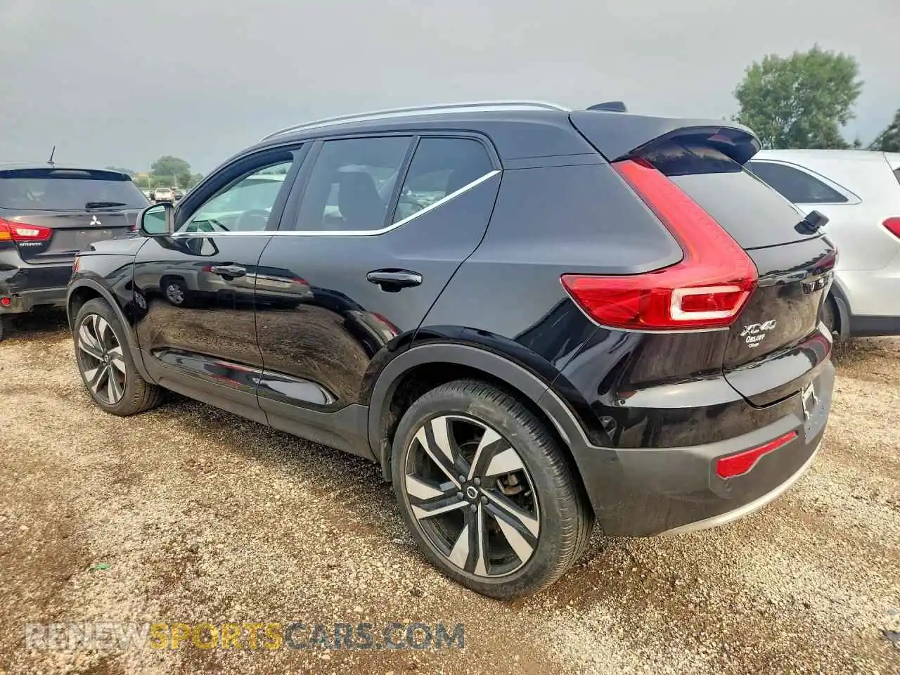 2 Photograph of a damaged car YV4L12UN9P2020125 VOLVO XC40 2023