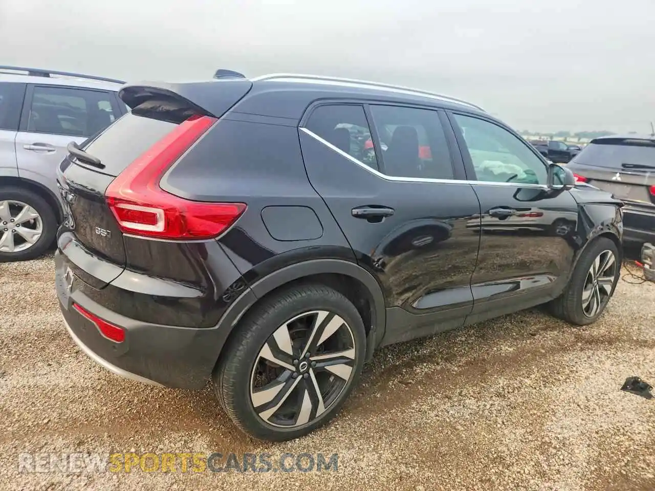 3 Photograph of a damaged car YV4L12UN9P2020125 VOLVO XC40 2023