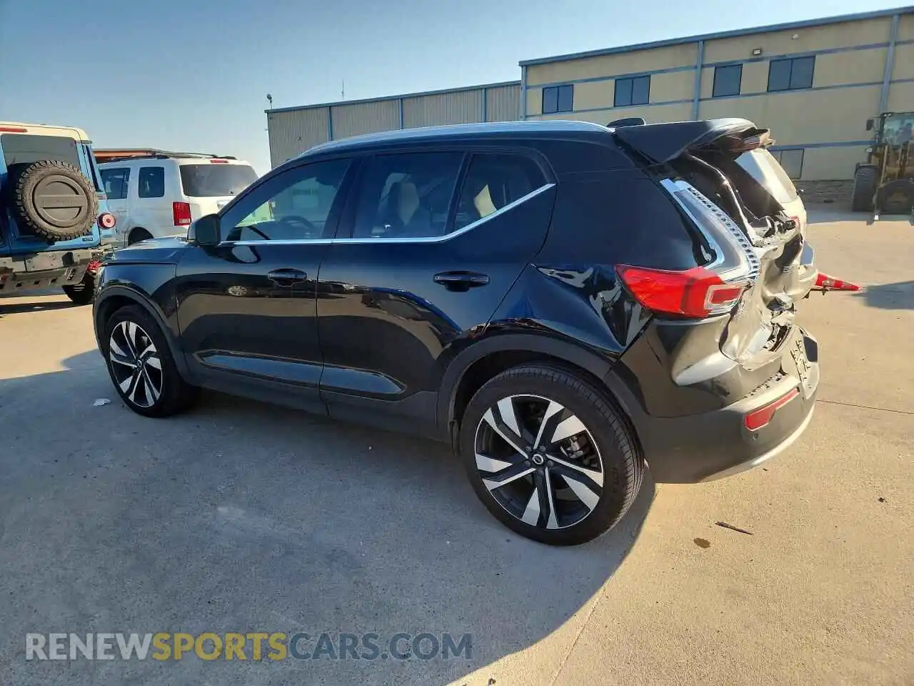 2 Photograph of a damaged car YV4L12UN9P2098551 VOLVO XC40 2023