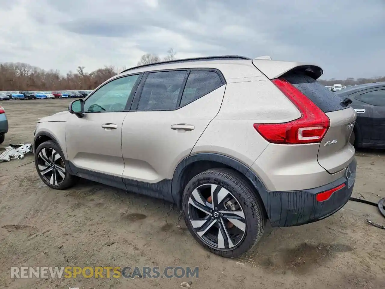 2 Photograph of a damaged car YV4L12UW2P2088906 VOLVO XC40 2023