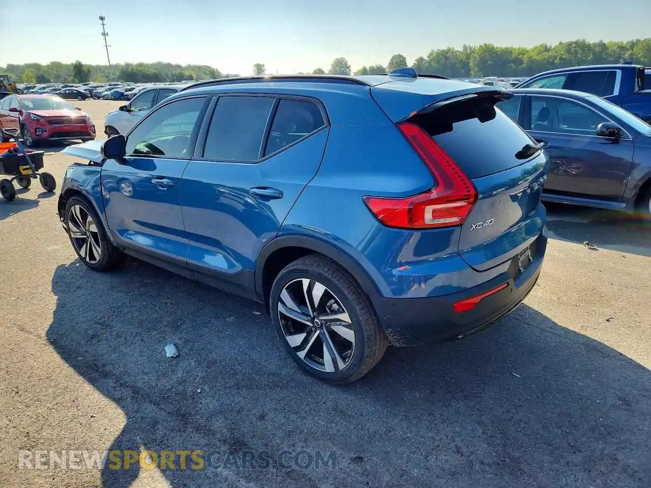 2 Photograph of a damaged car YV4L12UW8P2031822 VOLVO XC40 2023