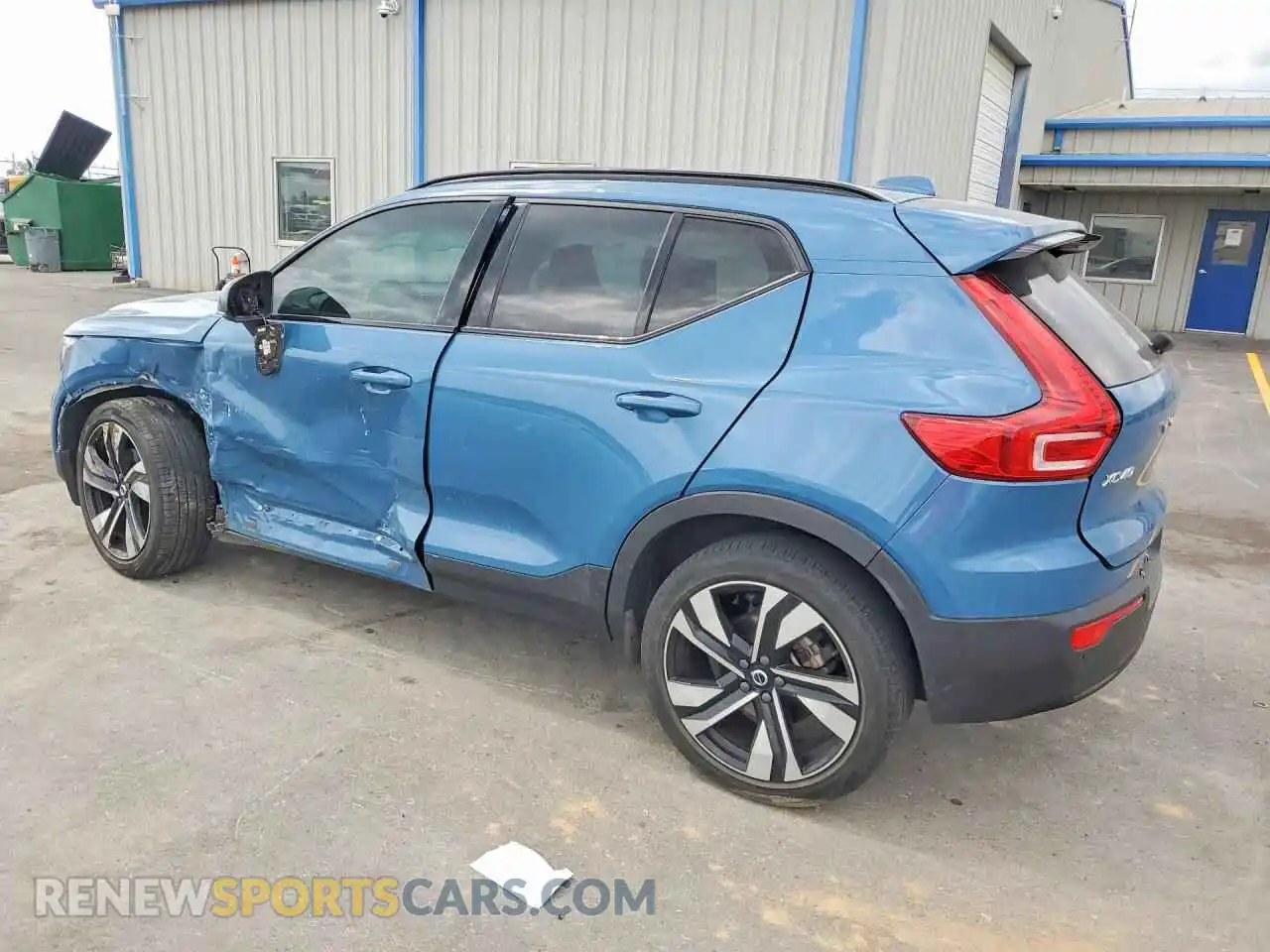 2 Photograph of a damaged car YV4L12UX2P2023689 VOLVO XC40 2023