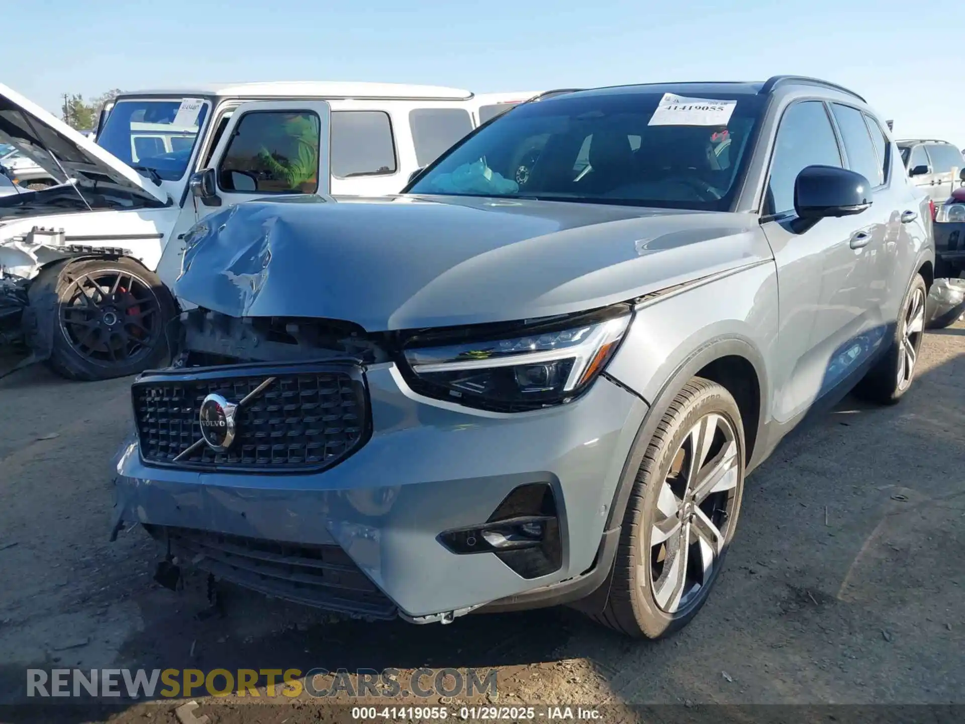 2 Photograph of a damaged car YV4L12UX3P2939166 VOLVO XC40 2023