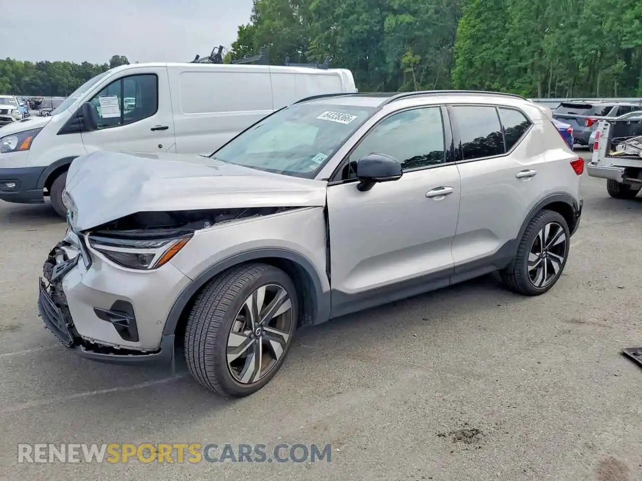 1 Photograph of a damaged car YV4L12UX8P2063078 VOLVO XC40 2023