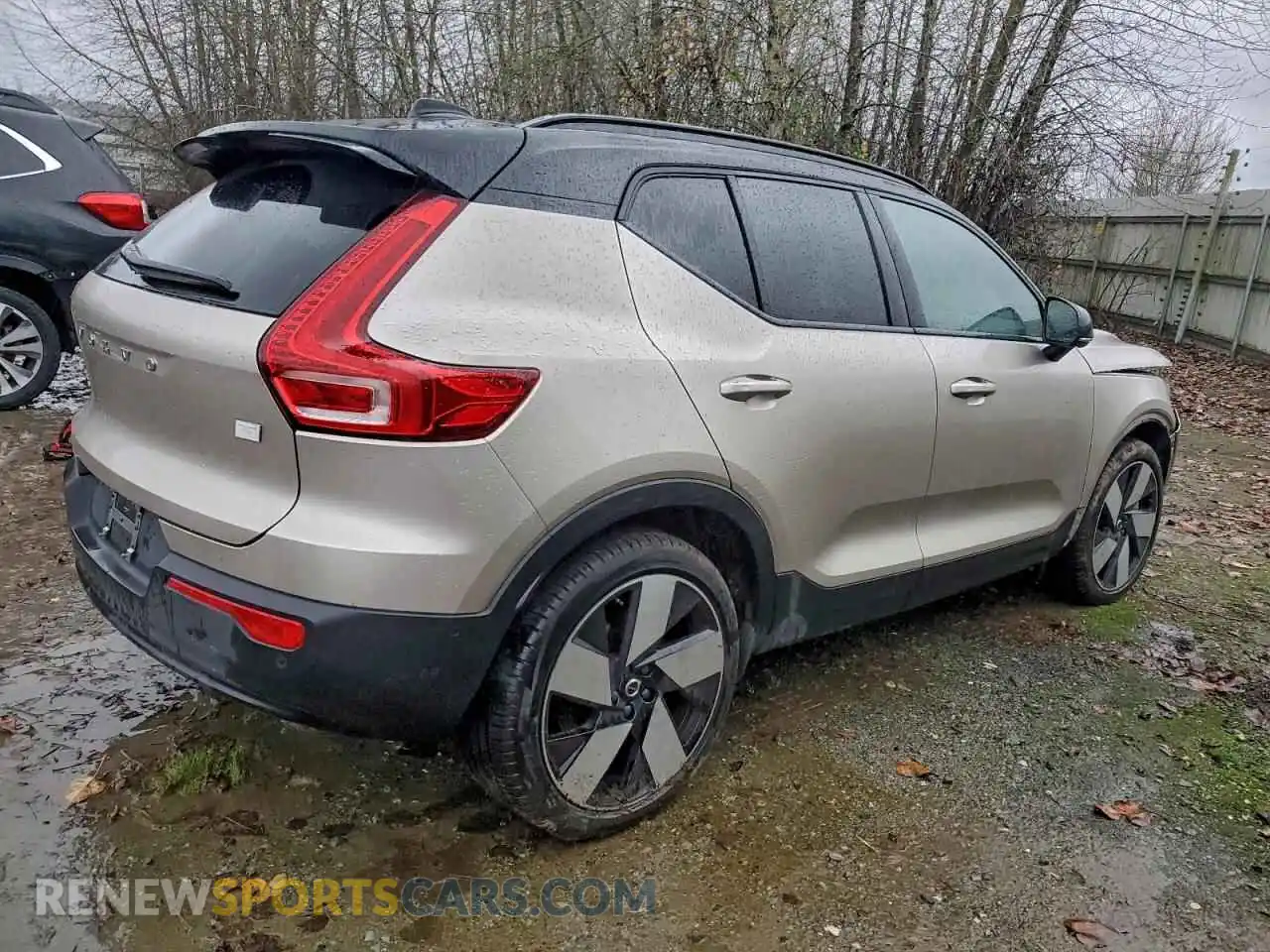 3 Photograph of a damaged car YV4ER3XM3R2234606 VOLVO XC40 2024