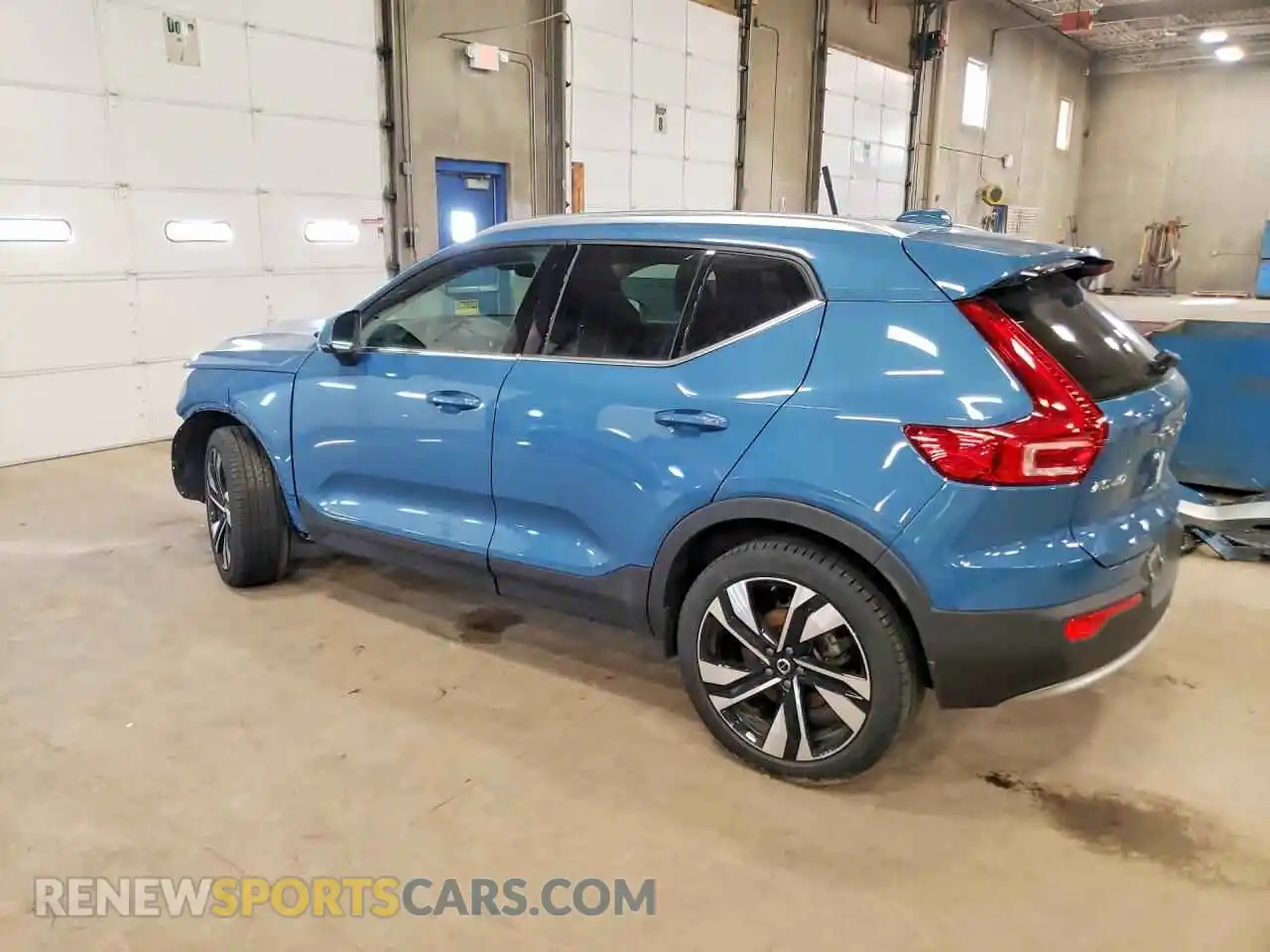 2 Photograph of a damaged car YV4L12UE2R2283091 VOLVO XC40 2024