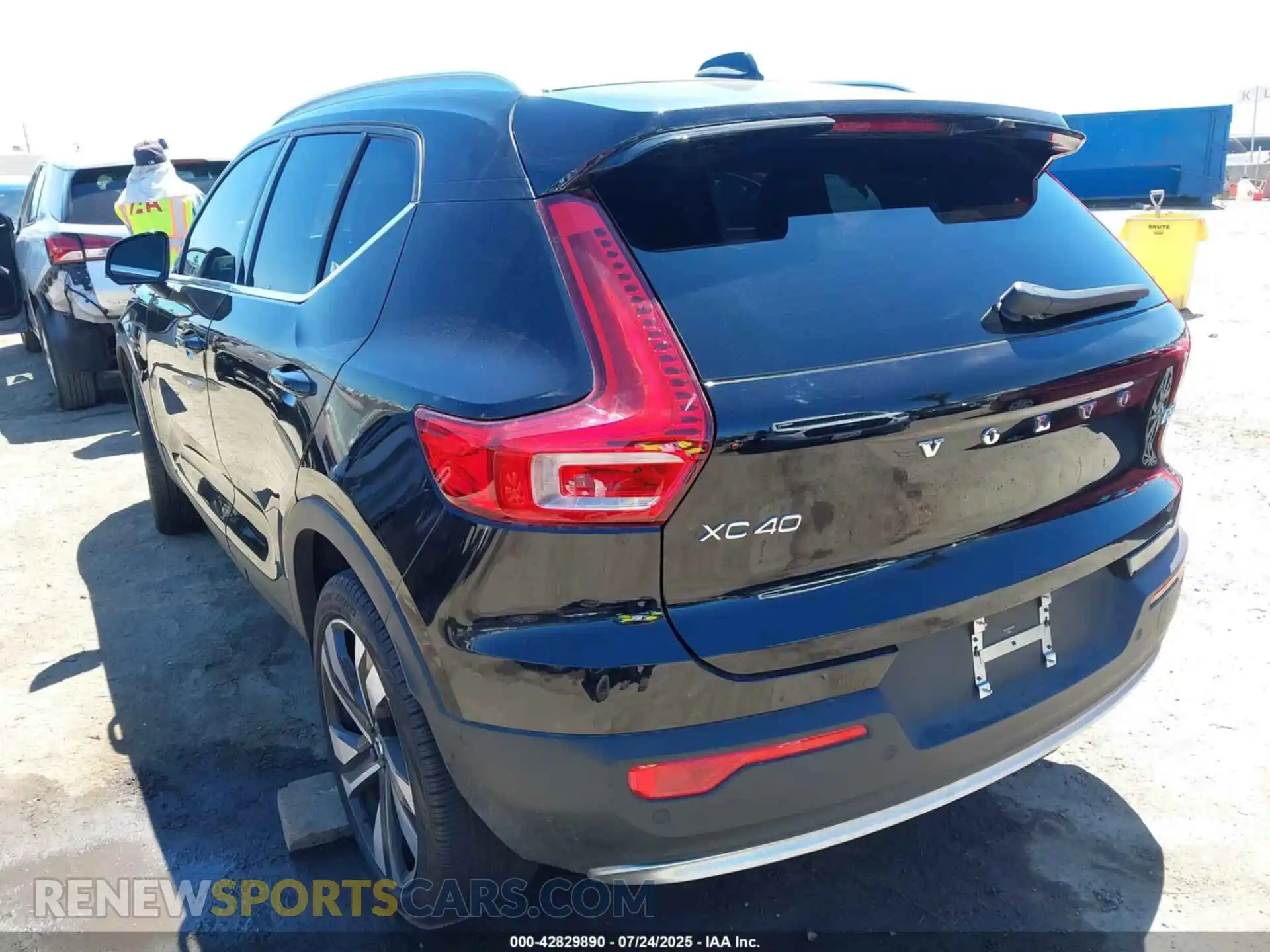 3 Photograph of a damaged car YV4L12UE9R2378912 VOLVO XC40 2024
