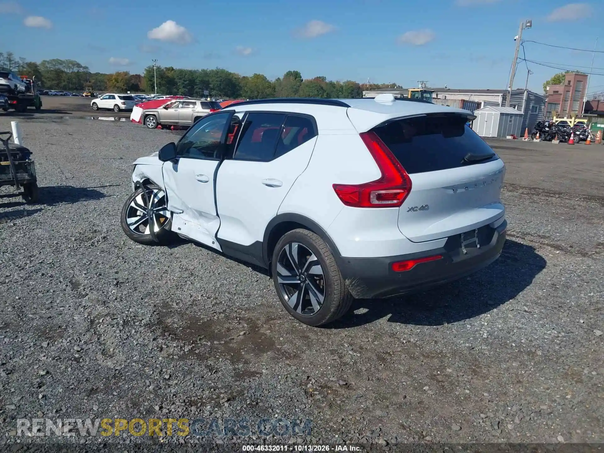 3 Photograph of a damaged car YV4L12UL5R2371776 VOLVO XC40 2024