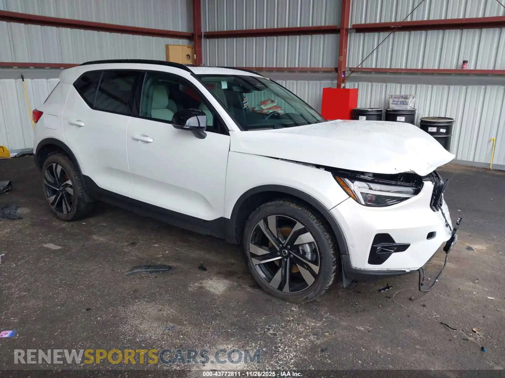 1 Photograph of a damaged car YV4L12UC2S2525477 VOLVO XC40 2025