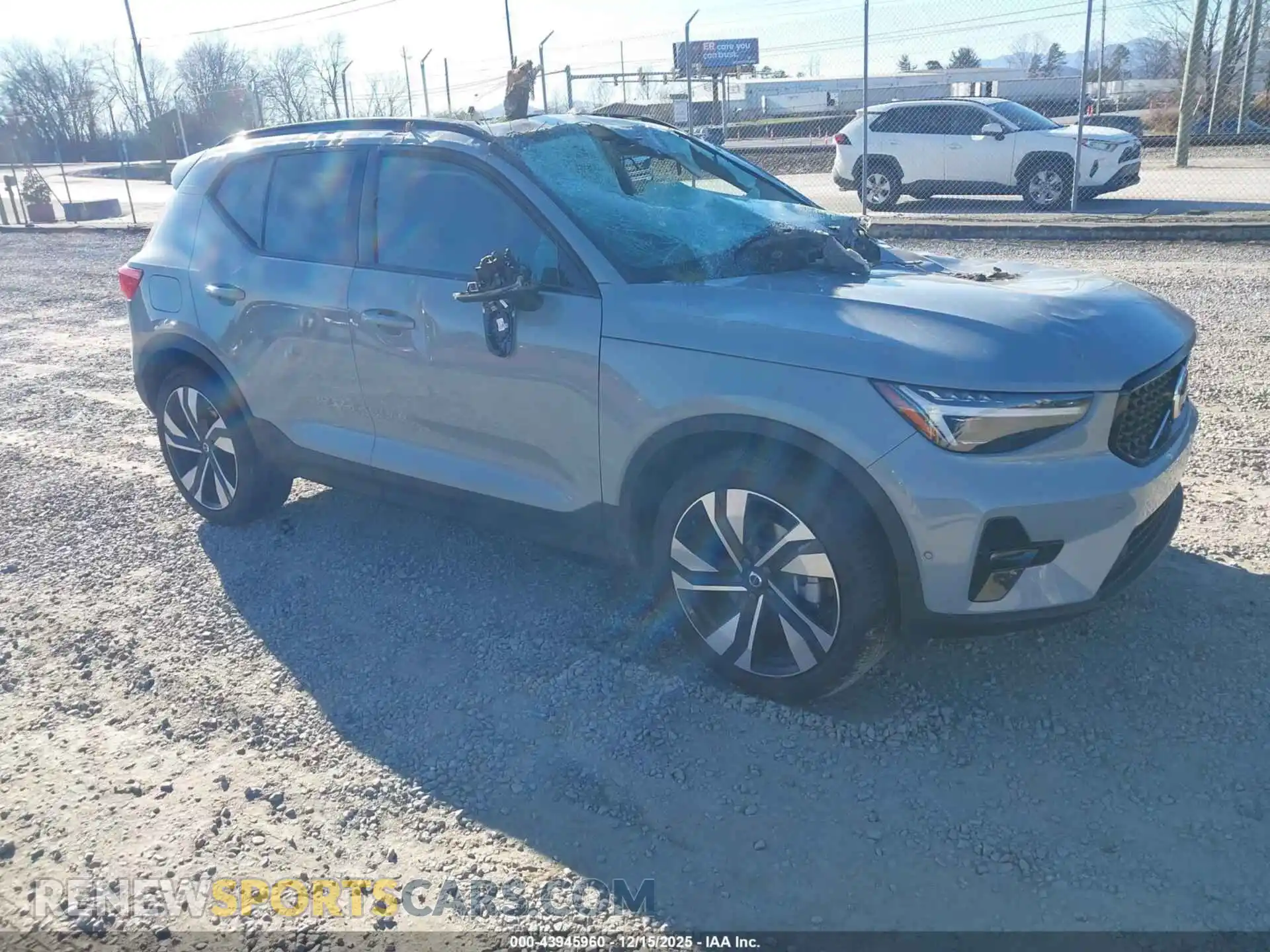 1 Photograph of a damaged car YV4L12UC6S2492483 VOLVO XC40 2025