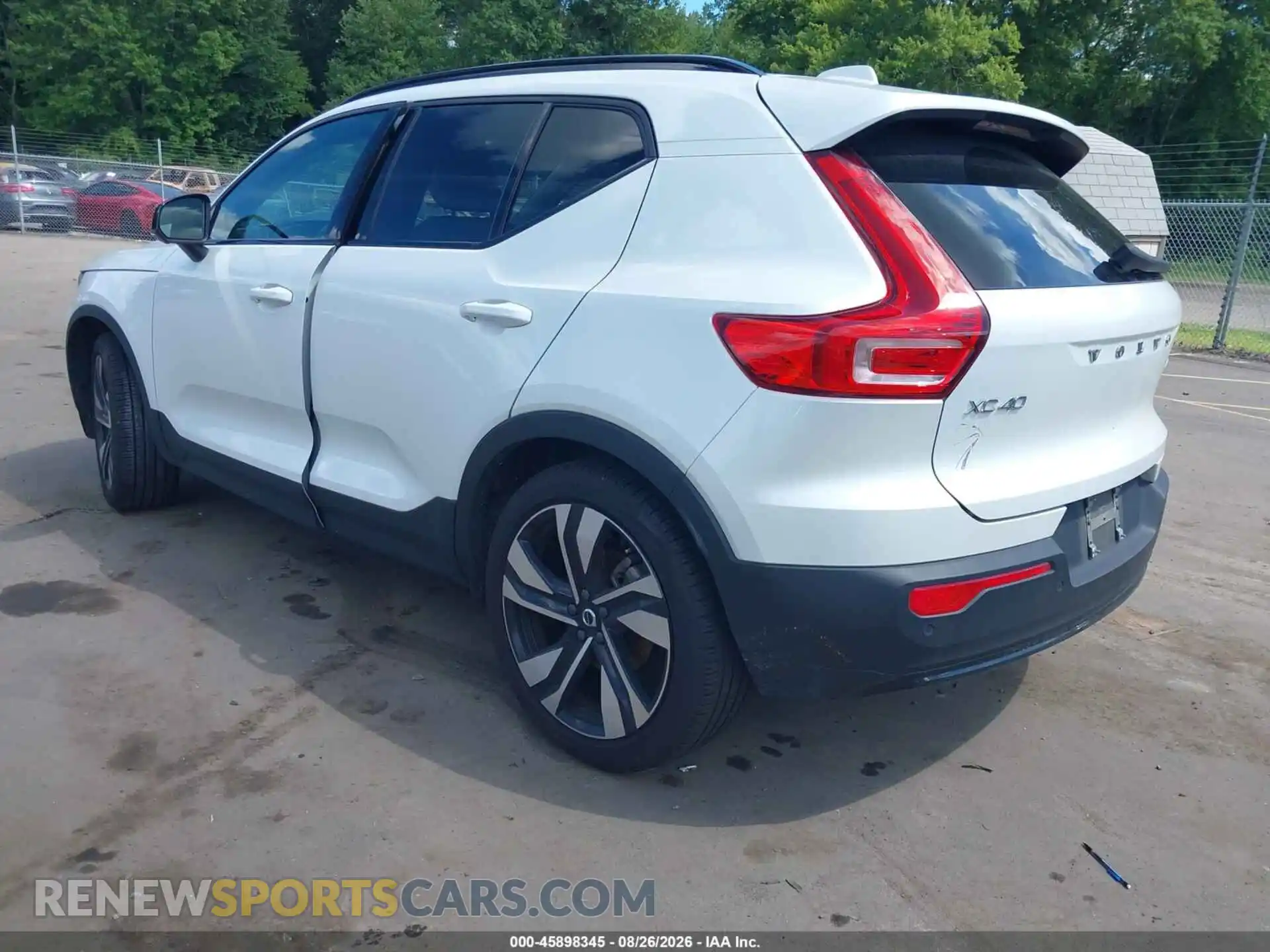 3 Photograph of a damaged car YV4L12UC7S2491388 VOLVO XC40 2025