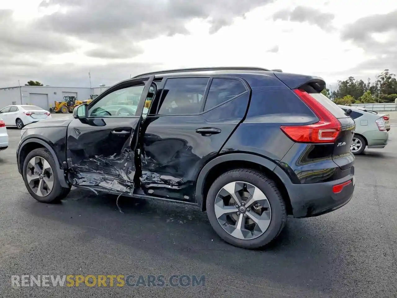 2 Photograph of a damaged car YV4L12UC8S2464443 VOLVO XC40 2025